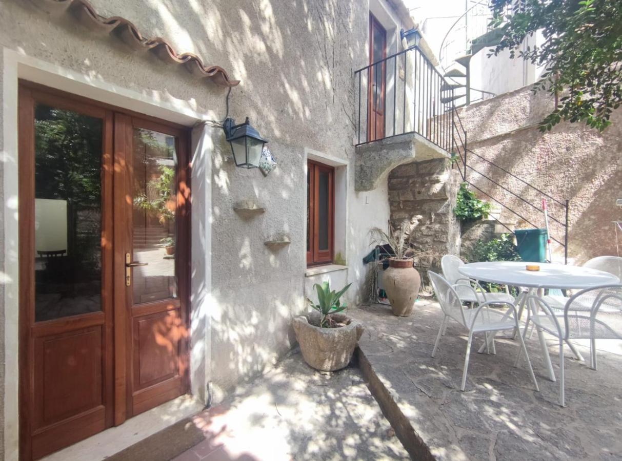 Cortile Via Sales 11 Apartment Erice Bagian luar foto