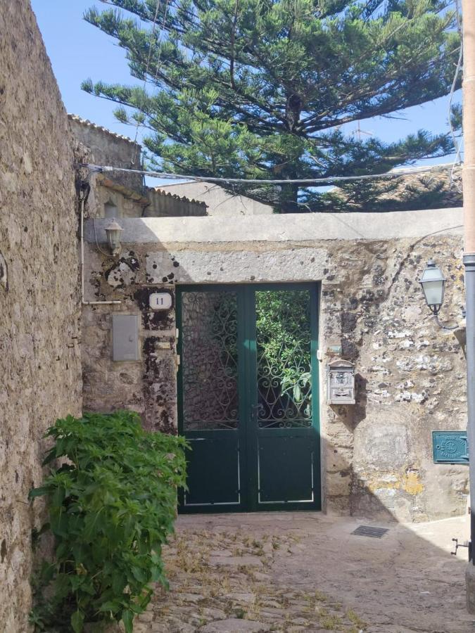 Cortile Via Sales 11 Apartment Erice Bagian luar foto