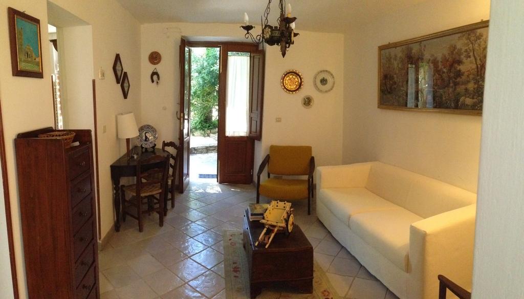 Cortile Via Sales 11 Apartment Erice Ruang foto